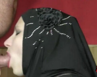 Kopftuch Schlampe Fatima Bläst Pornography  Den Schwanz