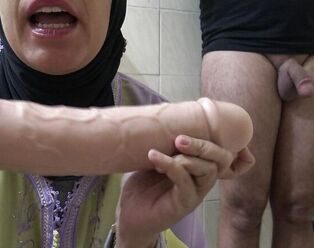 Arab Cheating Wifey Wants Enormous Milky Uncircumcised