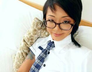 Japanese super-bitch in stocking fellates point of view